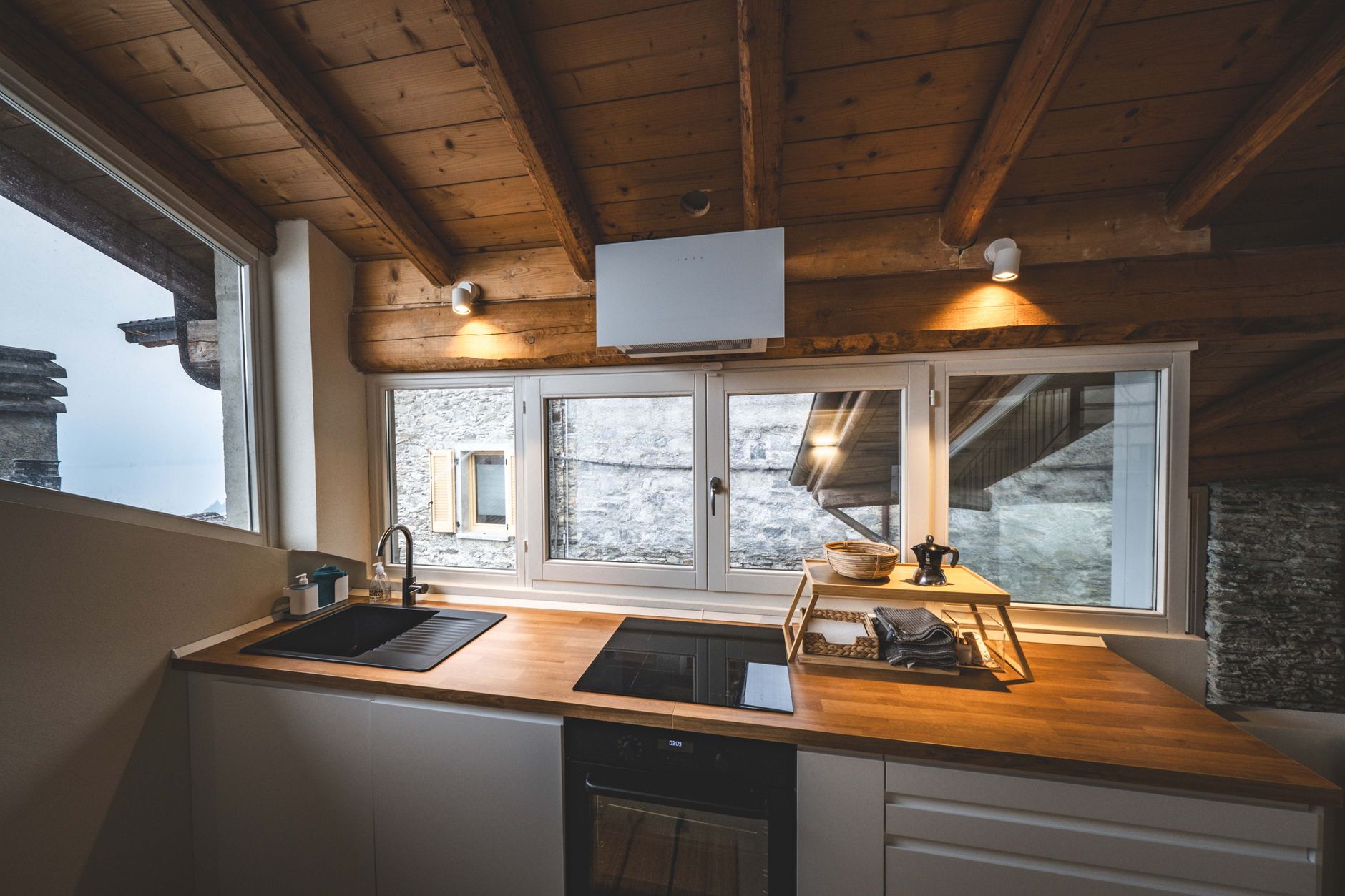 Illuminazione cucina casale